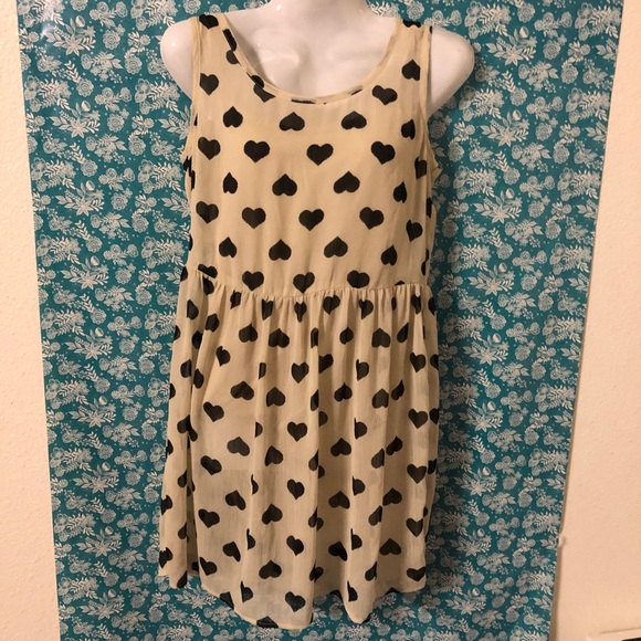 *3/20* Beige/Black Heart Dress